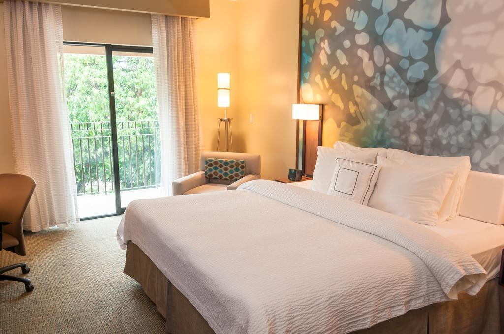 Courtyard By Marriott San Salvador Hotel Exterior foto