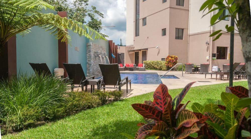 Courtyard By Marriott San Salvador Hotel Exterior foto